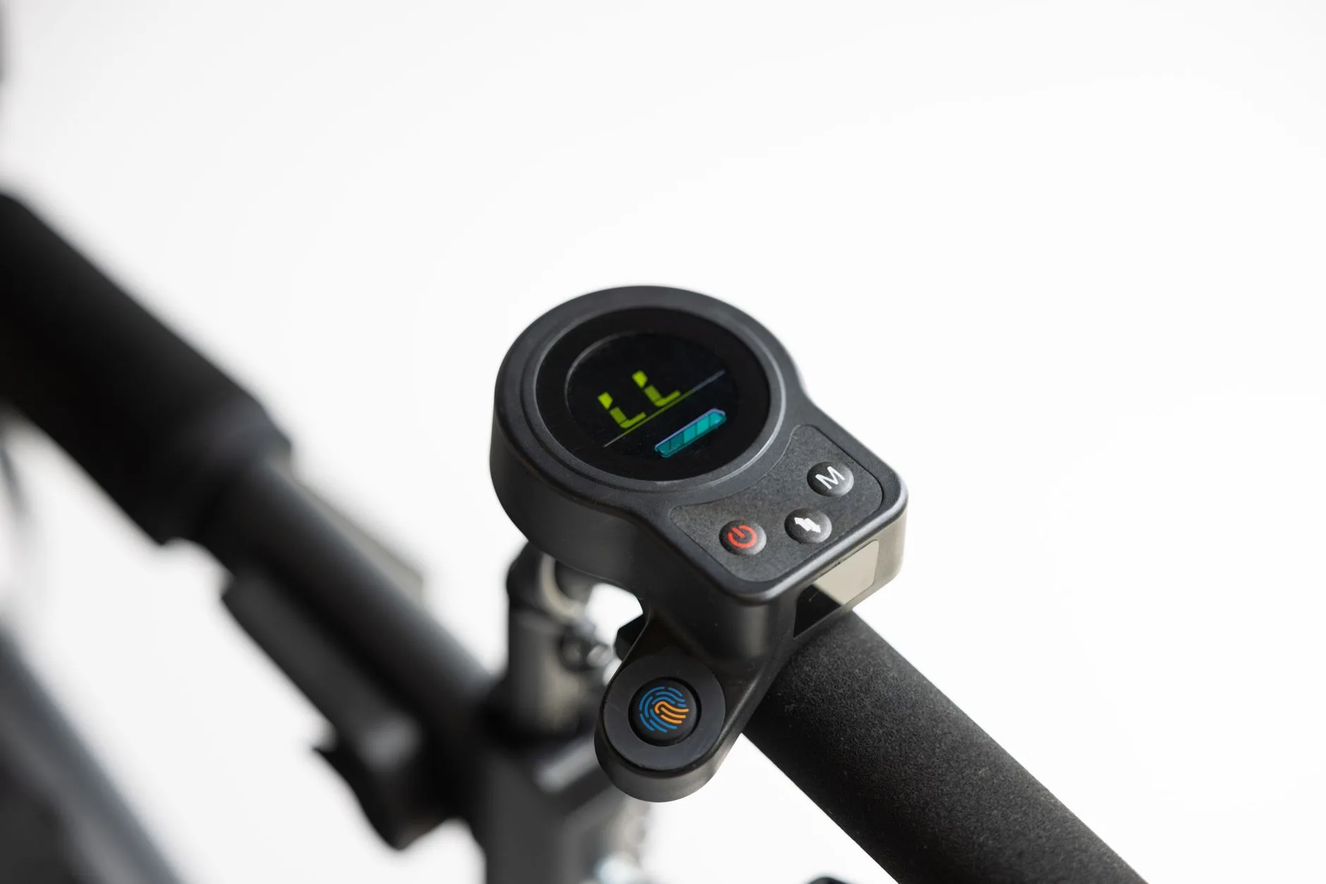 E-bike handlebar battery display used to check remaining range